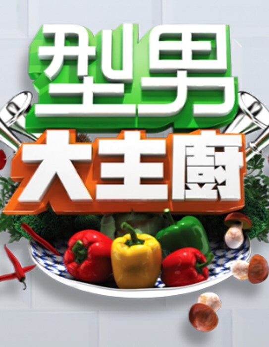 【黑料泄密】反差露脸骚女，换上情趣衣秒变小母狗，卖力吹箫，口爆一滴不剩全射嘴里 - 香蕉视频